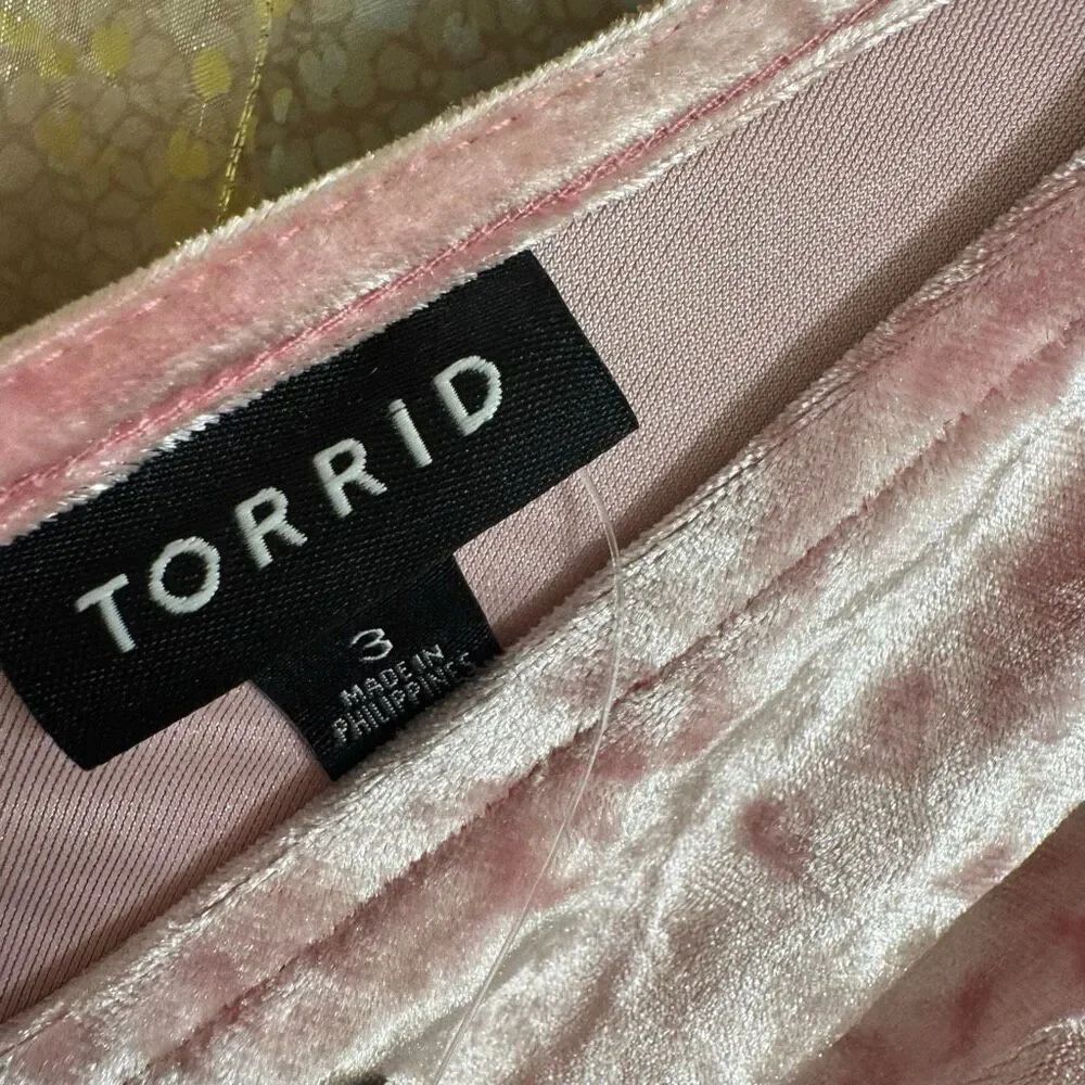 Torrid Light Pink Crushed Velvet Surplice Babydoll Tank Blouse 3X NWT - Picture 3 of 7